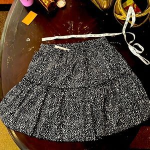 Black and white skirt ruffled skirt